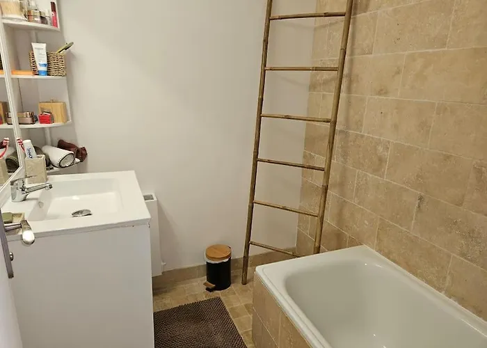 Lägenhet Hauteur D'antibes 3 Pieces Vue Et Montagne Calanques Antibes