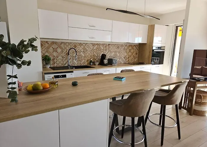 Hauteur D'antibes 3 Pieces Vue Et Montagne Calanques