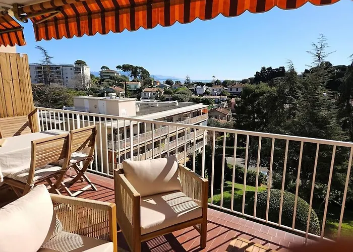 Hauteur D'antibes 3 Pieces Vue Et Montagne Calanques Antibes